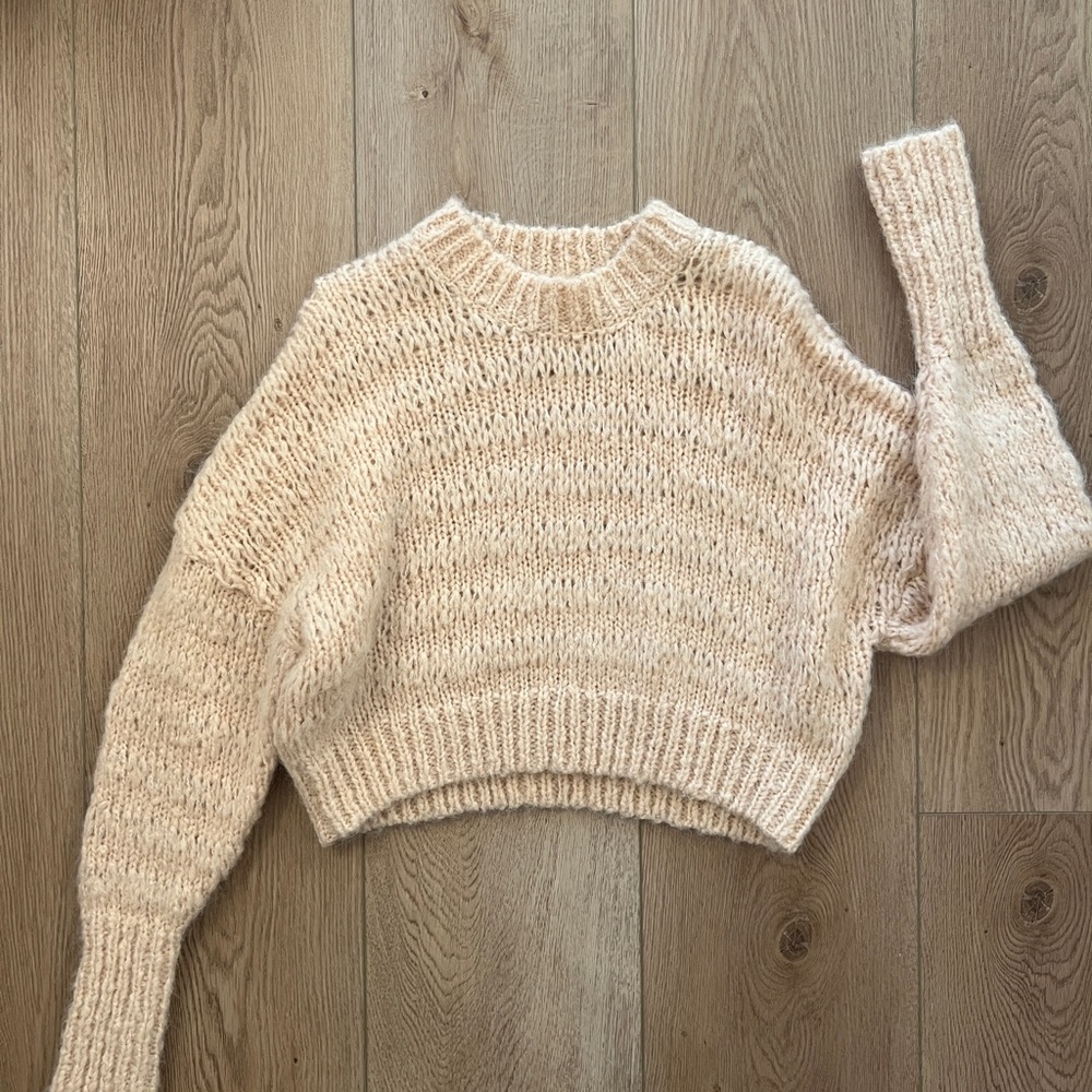 Aritzia Cream Knit Sweater